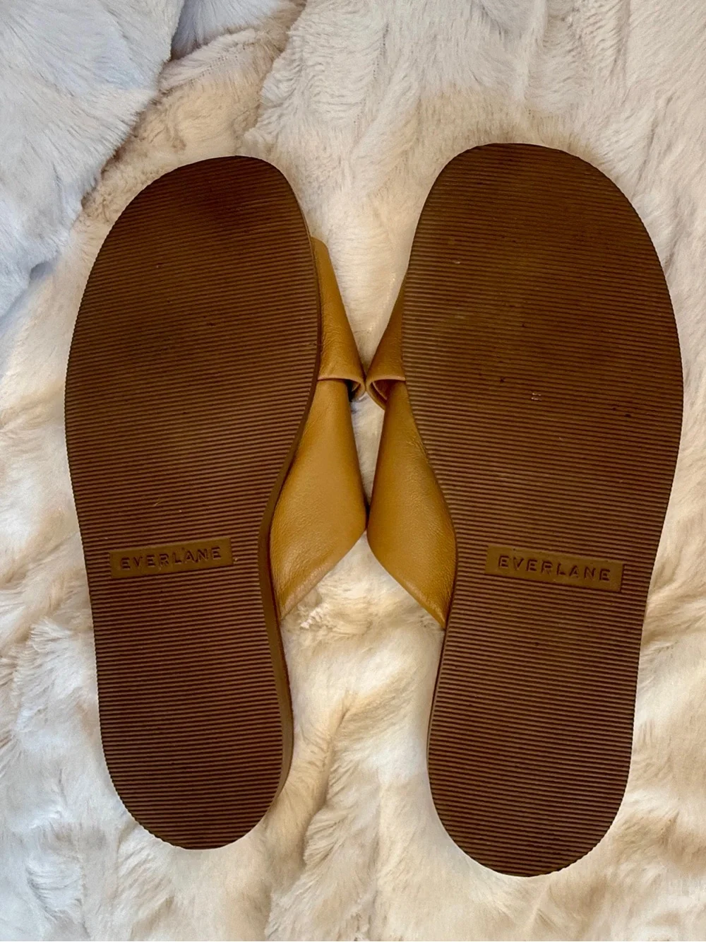 Everlane Day Crossover Sandal in Light Taupe, size 5 EUC - Picture 3 of 6